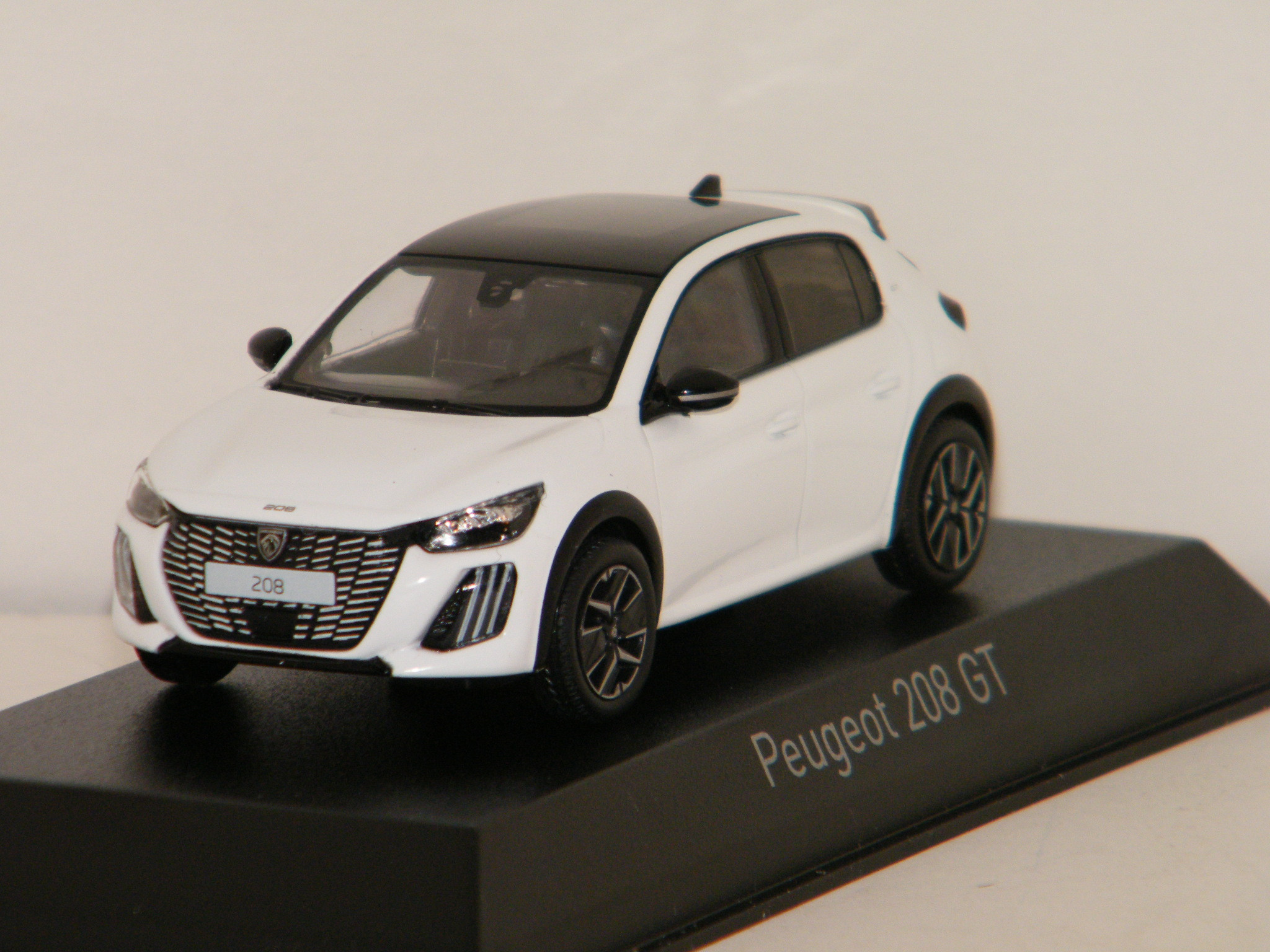 NOREV Peugeot 208 GT 2024 – Modèle Réduit 1:43, Blanc Bianca, Collectionneur, Finition Soignée