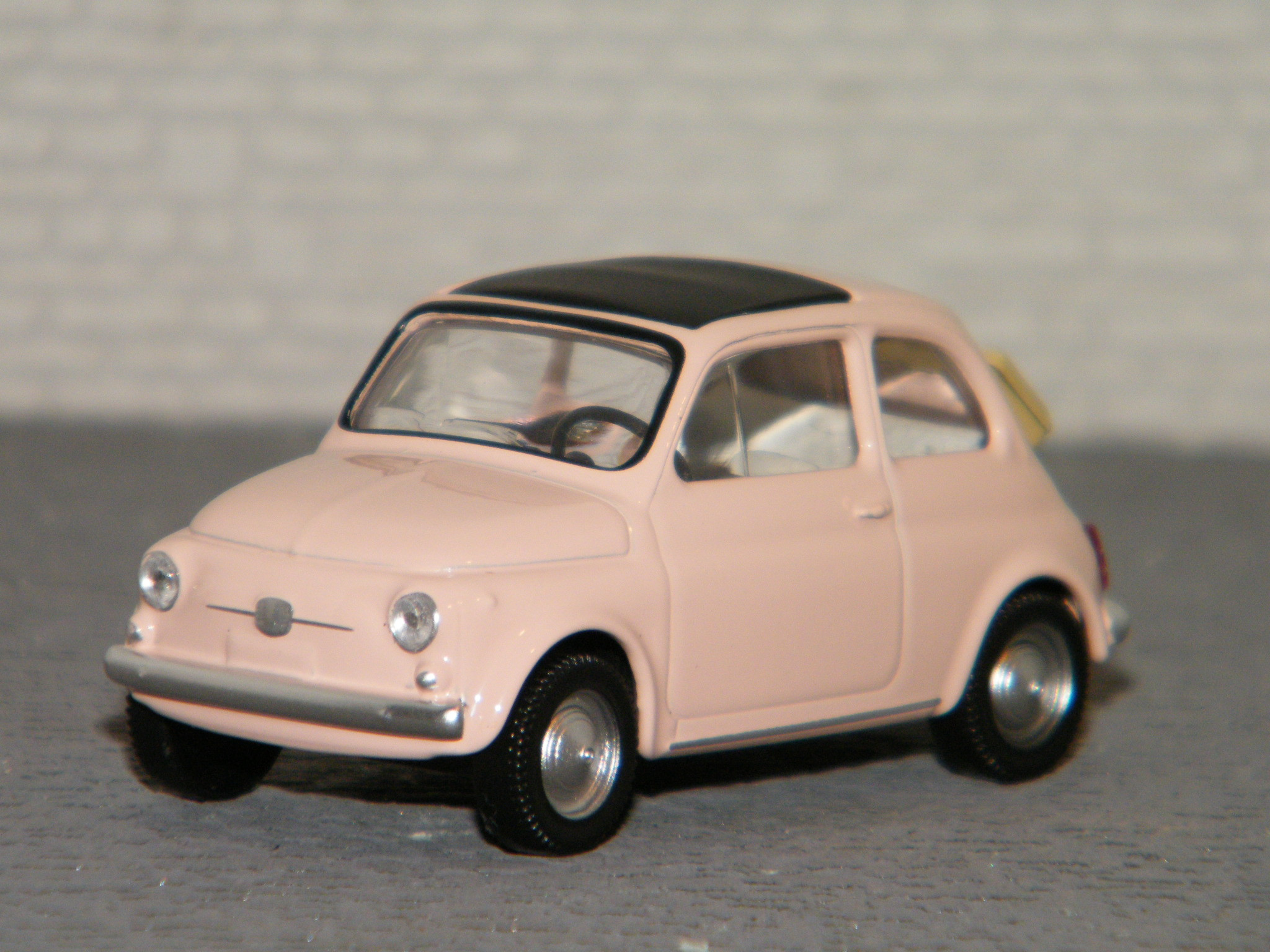 Norev Fiat 500F 1965 – 1:43 Modellauto Zum Sammeln, Detailgetreu Aus Druckguss